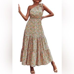 COPY - NWOT PRETTY GARDEN Halter Maxi Summer Floral Dress New